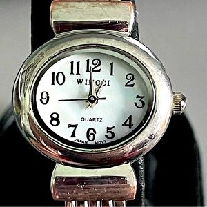 Wincci Ladies Mother of Pearl Face Quartz Bangle Watch